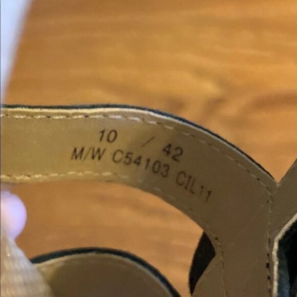 b.o.c. BORN Concepts 4” wedge size 10 - Picture 5 of 5